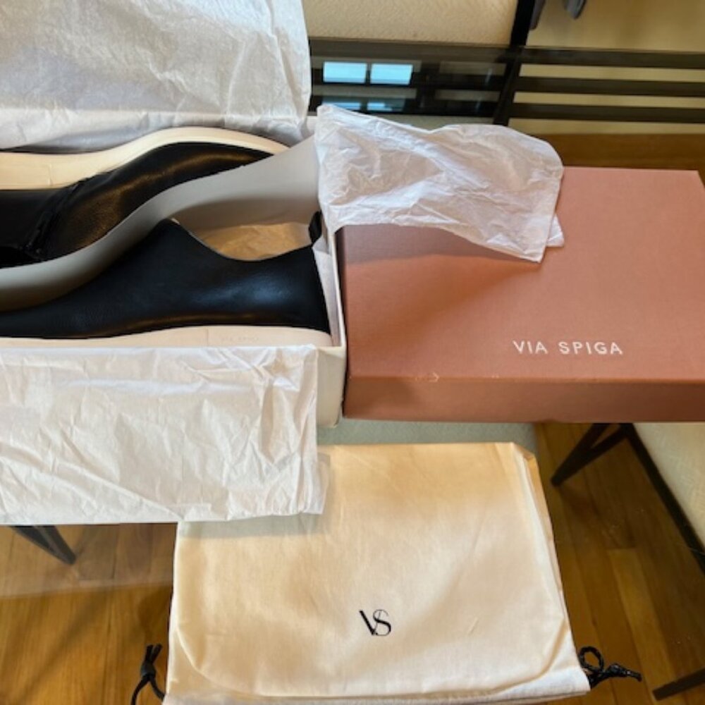 Via Spiga Women's Leather Marlow Zip On Sneakers Size 11